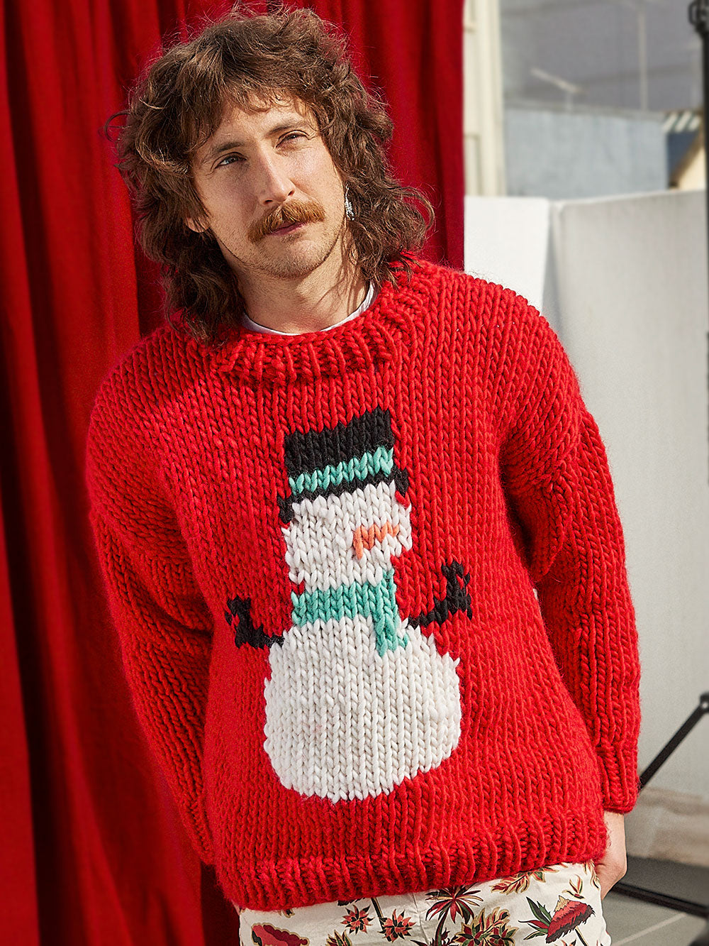 Knit your own Snowman Christmas Sweater with Cardigang